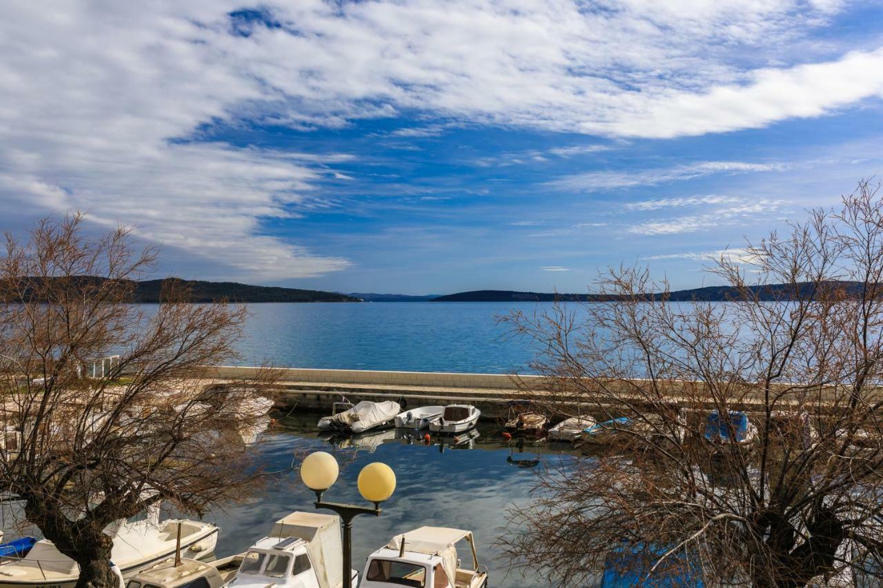 Holiday Home Obrov Kaštela Esterno foto
