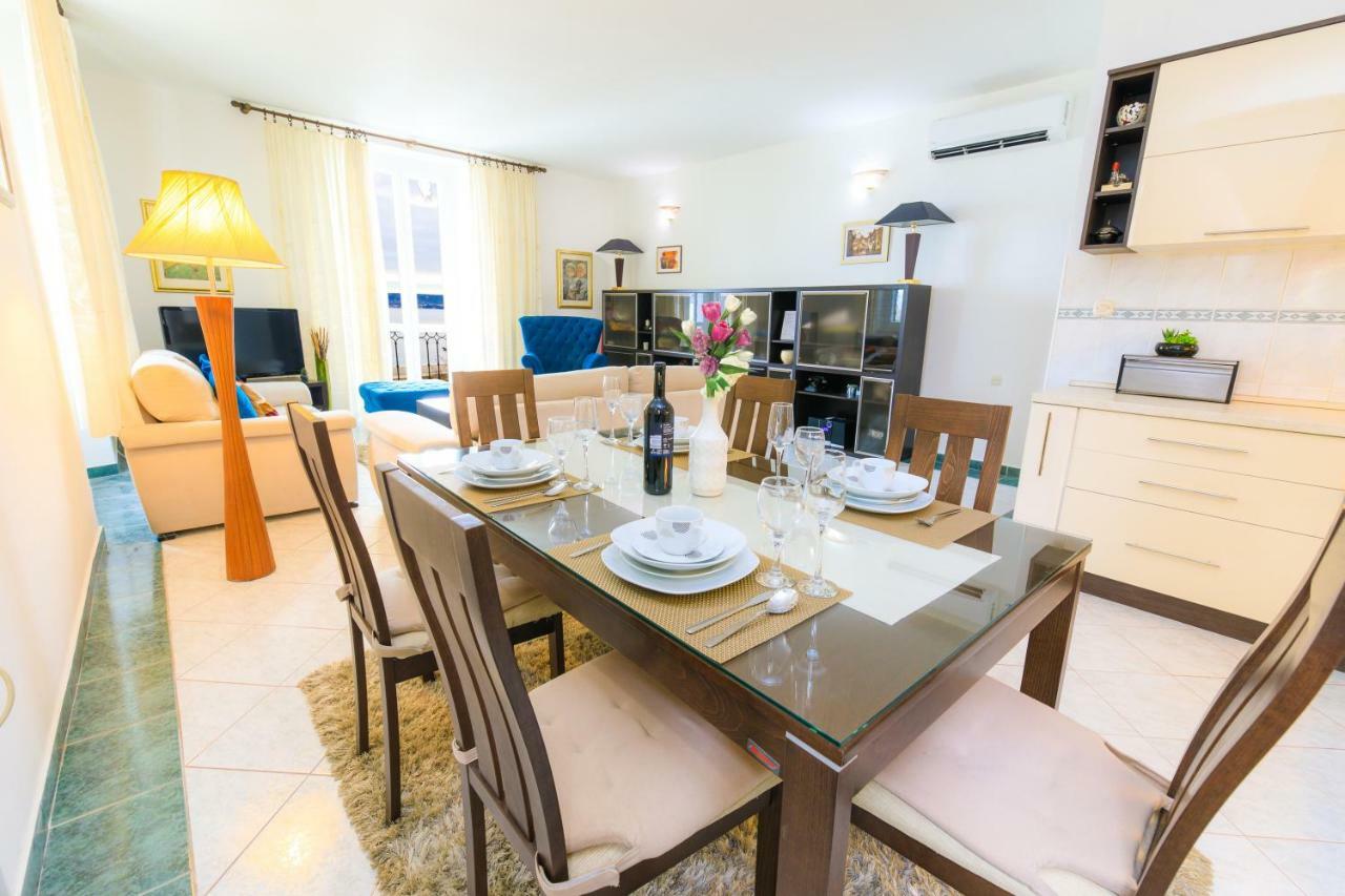 Holiday Home Obrov Kaštela Esterno foto
